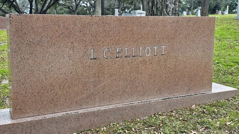 Gravestone of Lawrence Clifton Elliott image. Click for full size.