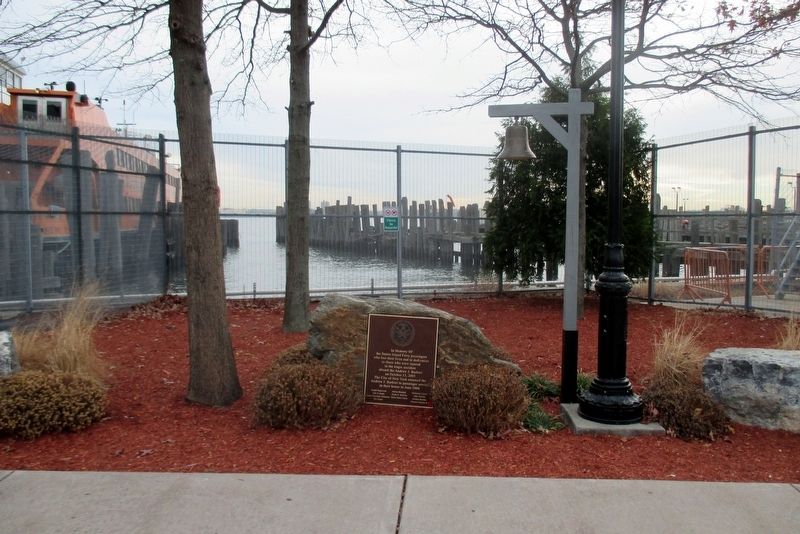 In Memory of the Staten Island Ferry passengers plaque site image. Click for full size.