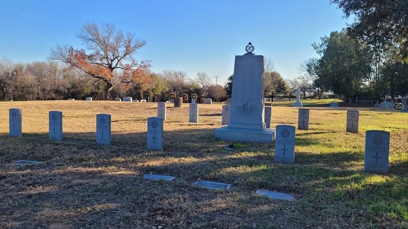 Royal Flying Corps Memorial and gravestones image. Click for full size.