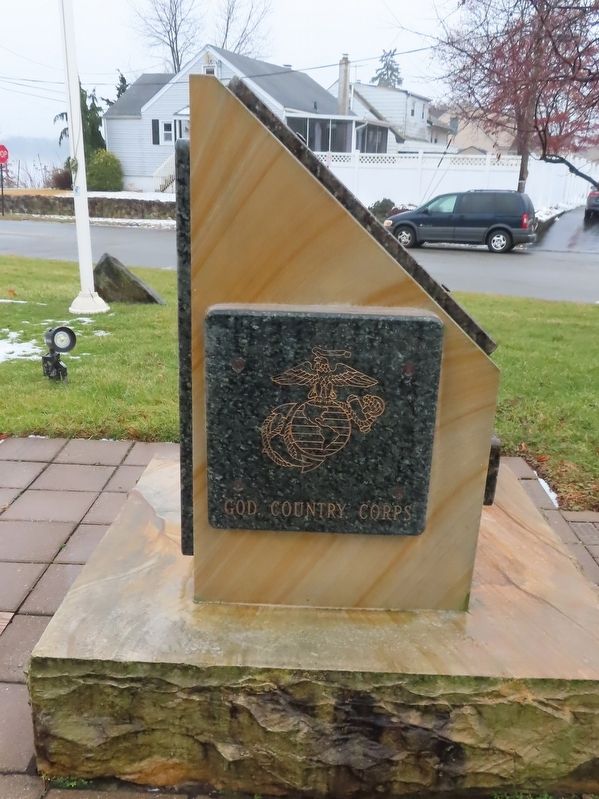 Dedicated to the Marines Marker image. Click for full size.