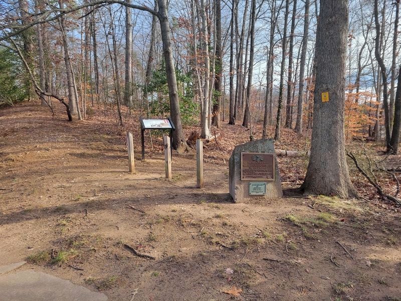 Ellis and Preservation and the Old Potomac Path DAR commemorative markers. image. Click for full size.