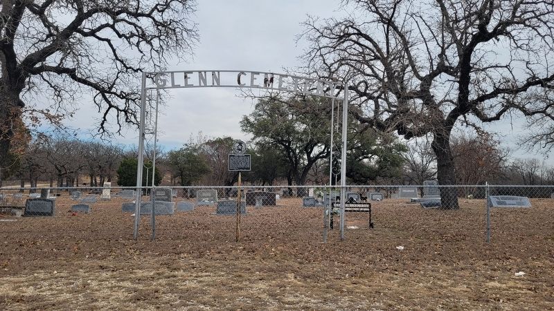 The Glenn Cemetery and Marker image. Click for full size.