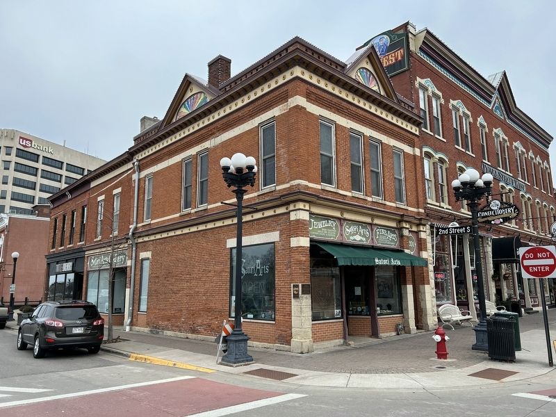 George Zeisler Building & Markers. Click for full size. George Zeisler Building & Markers image. Click for full size.