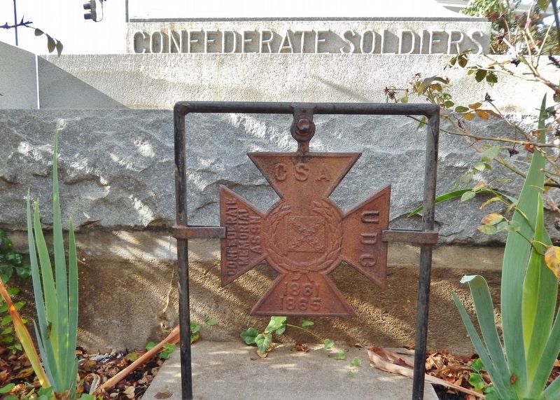 UDC Confederate Veteran Grave Marker. Click for full size. UDC Confederate Veteran Grave Marker image. Click for full size.