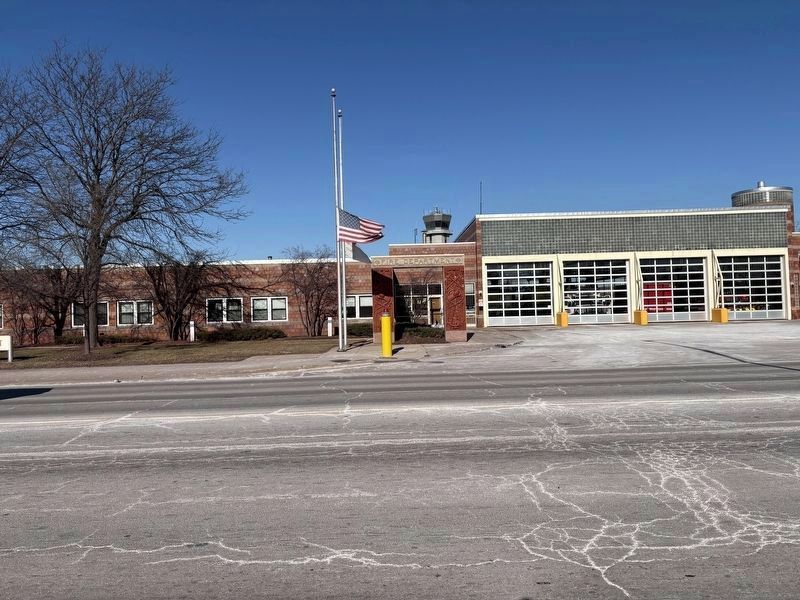 Chicago Fire Department Engine 127 image. Click for full size.