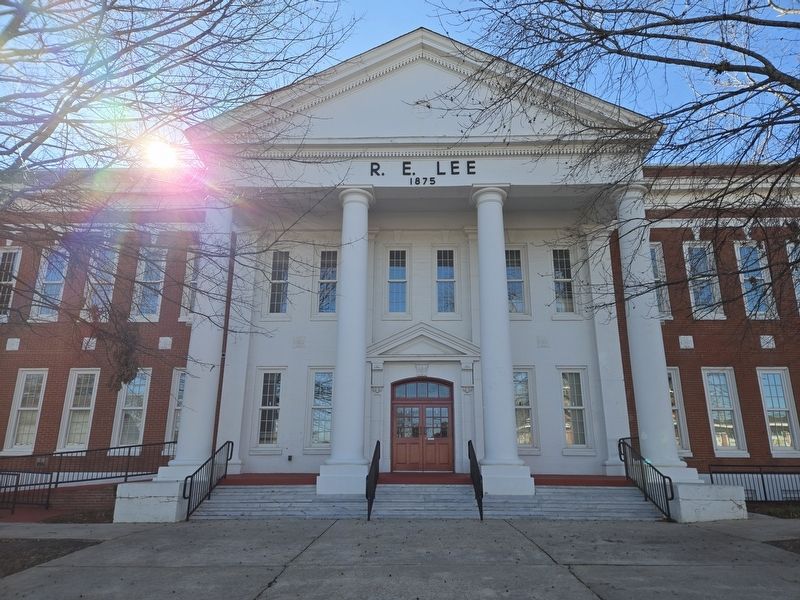 Main entrance to the former R. E. Lee school image. Click for full size.