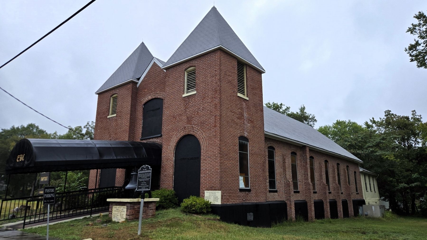 Eureka Missionary Baptist Church (<i>southwest elevation</i>) image. Click for full size.
