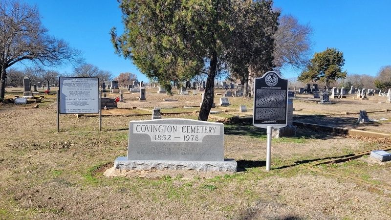 Covington Cemetery and Marker image. Click for full size.