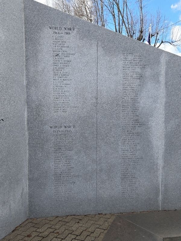Surry County Veterans Memorial (right center panels) image. Click for full size.