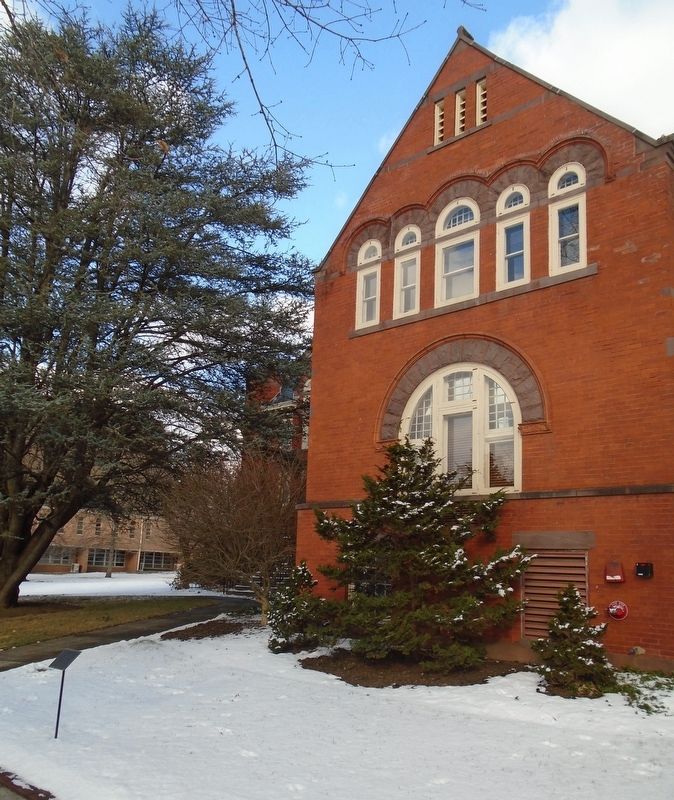 Biemesderfer Center [Old Library] and Marker image. Click for full size.