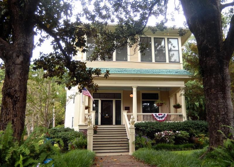 Walter Beauchamp House (<i>front/south elevation</i>) image. Click for full size.
