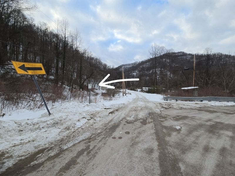 Burnwell Marker indicated by arrow at Paint Creek Rd and Ten Mile Fork image. Click for full size.