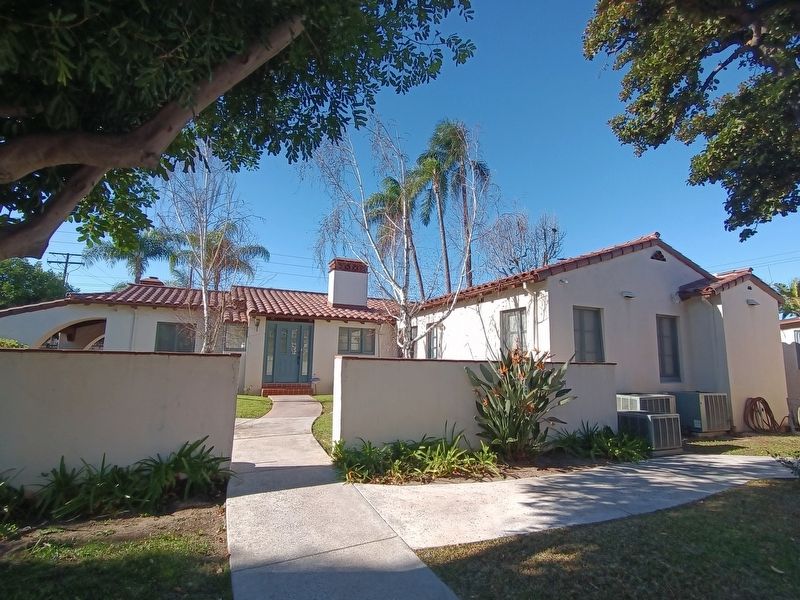 Back of the house image. Click for full size.