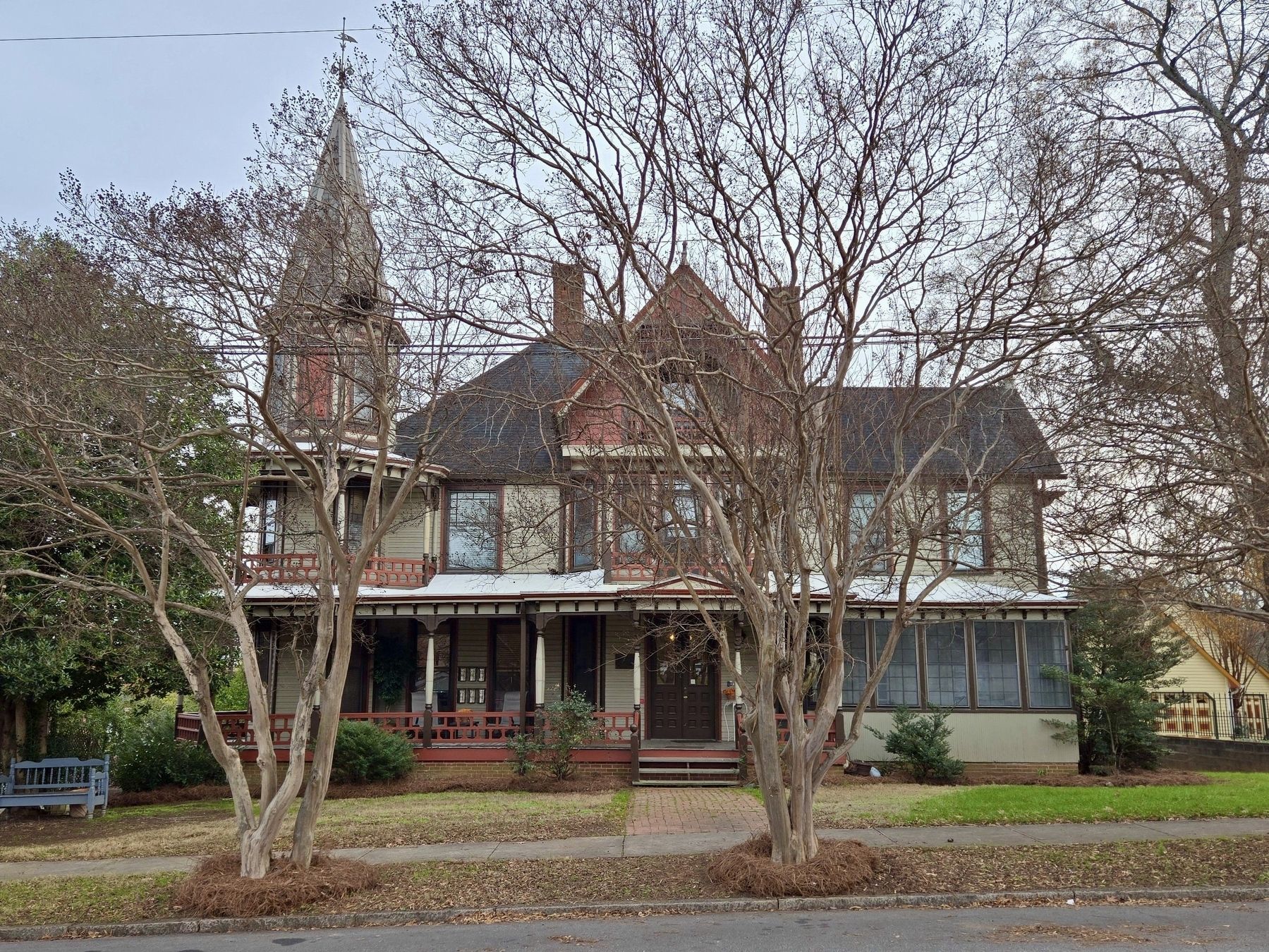 Full front view of the Lowenstein-Henkle House image. Click for full size.