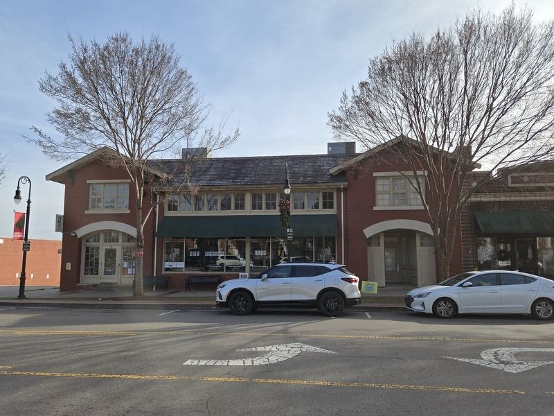 Full view of the former Carolina Motor Company building. Click for full size. Full view of the former Carolina Motor Company building image. Click for full size.