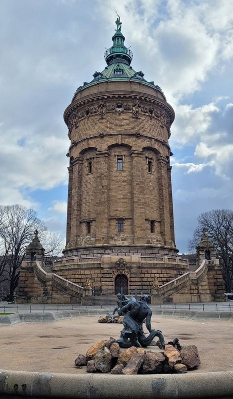 The west side of the Mannheim Water Tower image. Click for full size.