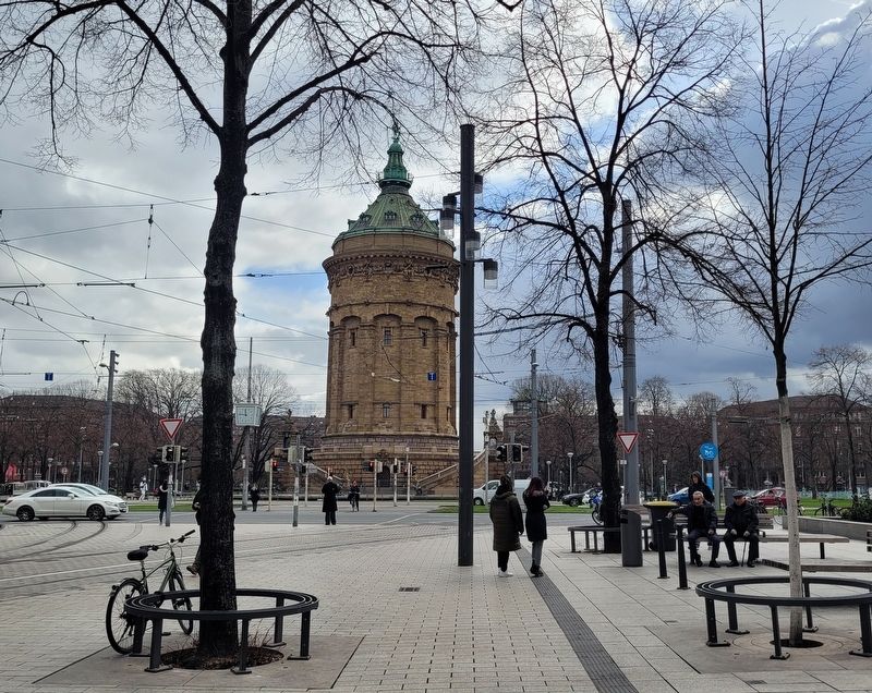 The view of the Mannheim Water Tower from across the street image. Click for full size.