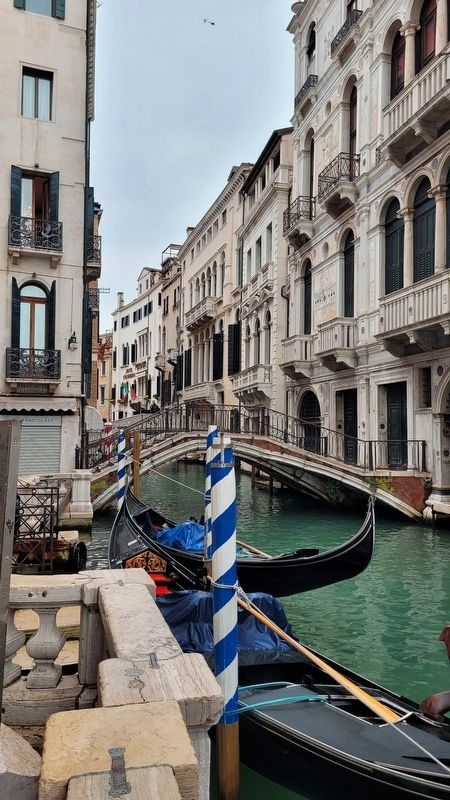 The view of the canal by the marker image. Click for full size.