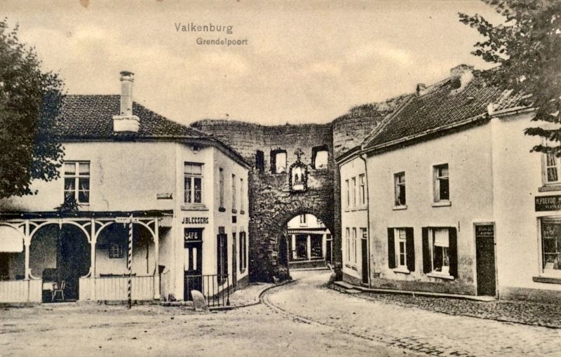 Grendelpoort - north side image. Click for full size.