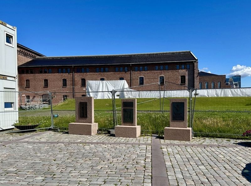 The Norwegian Brigade in Scotland Memorial - wide view. Click for full size. The Norwegian Brigade in Scotland Memorial - wide view image. Click for full size.
