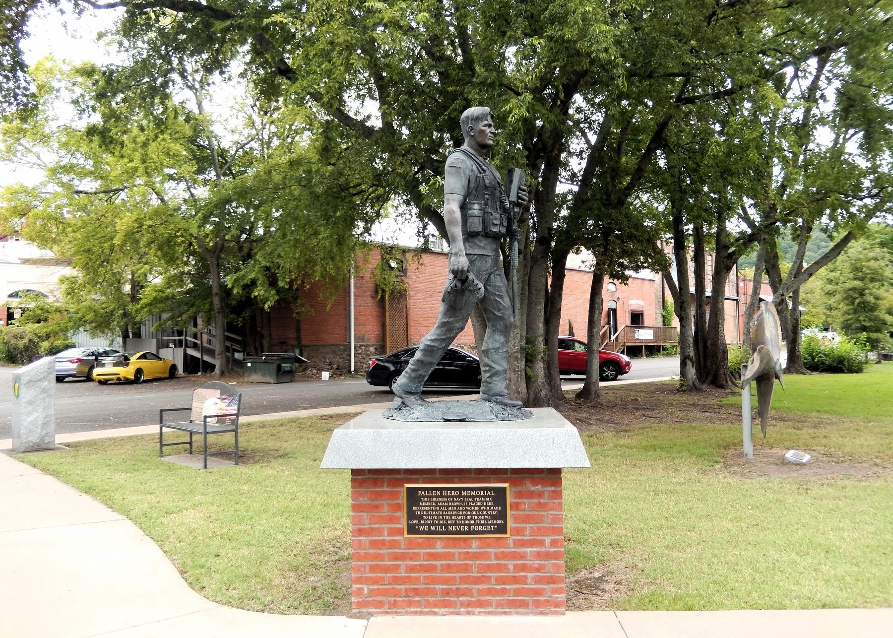 Fallen Hero Memorial image. Click for full size.