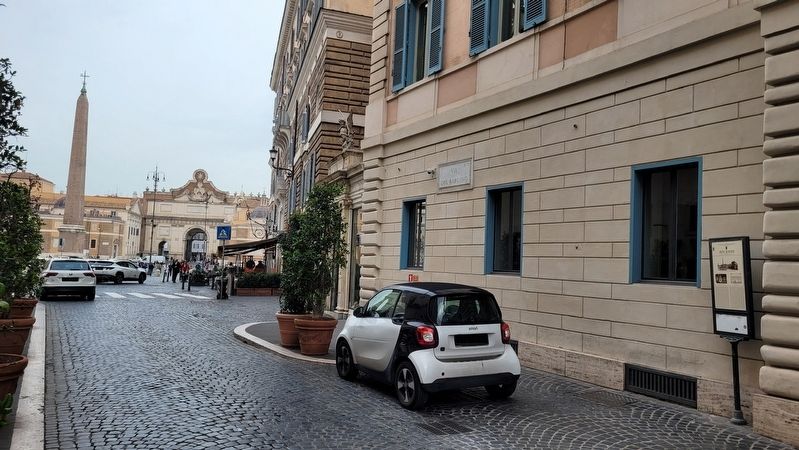 The view of the Hotel de Russie and Marker at the Piazza del Popolo image. Click for full size.