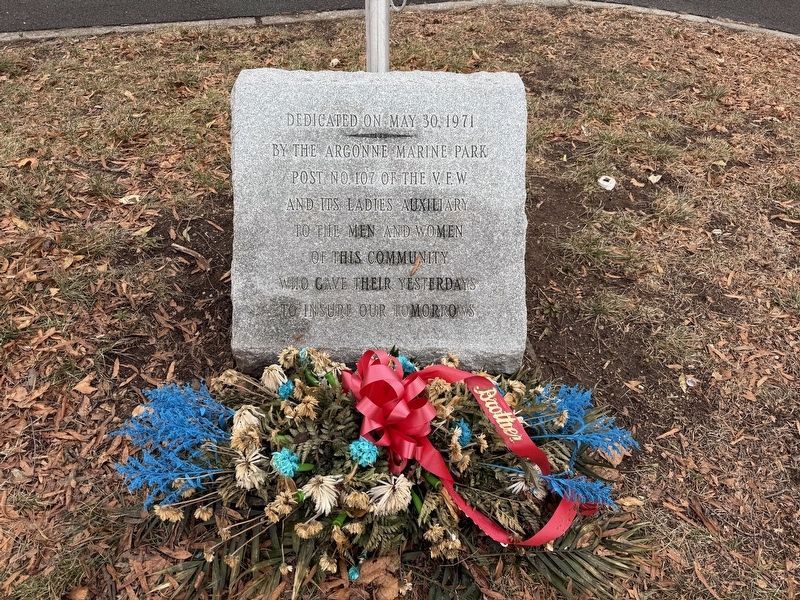 Veterans Memorial image. Click for full size.