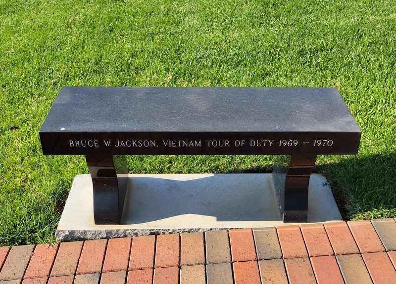Vietnam War Memorial Bench image. Click for full size.