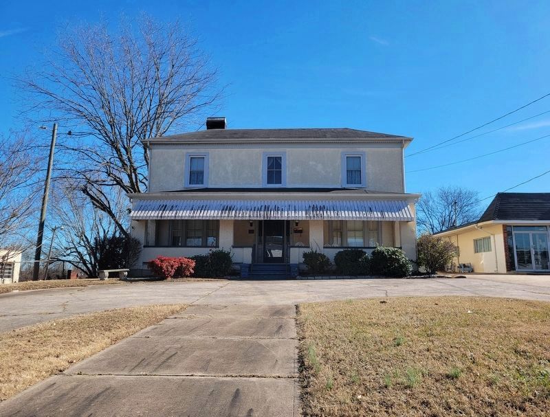 714 North Main Street. Click for full size. 714 North Main Street image. Click for full size.