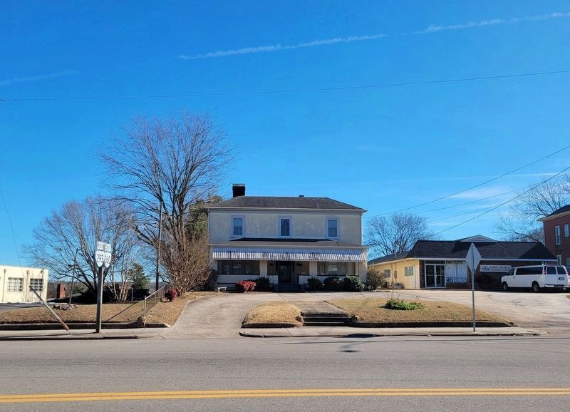 714 North Main Street. Click for full size. 714 North Main Street image. Click for full size.