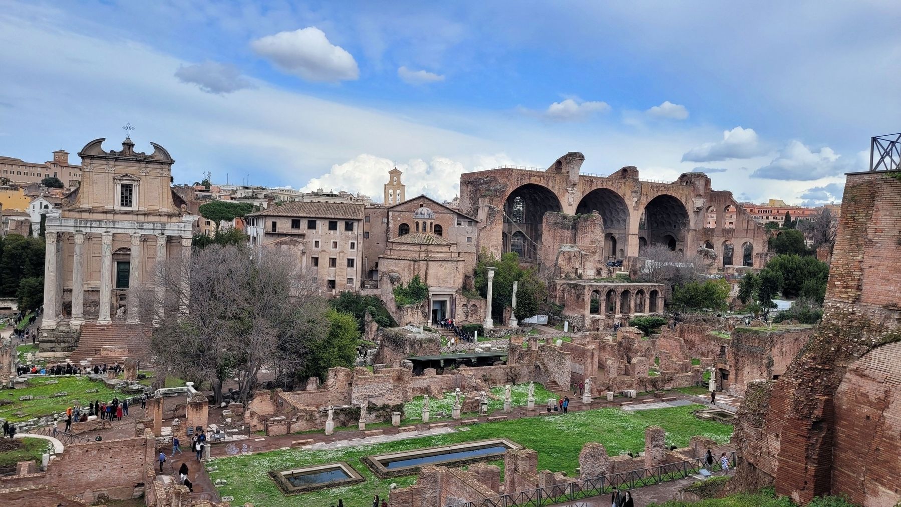 The view of the Roman Forum looking northeast at the marker image. Click for full size.