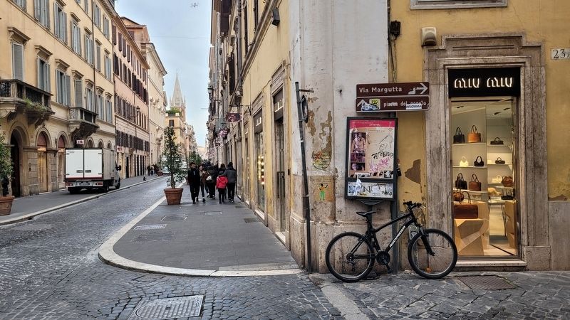 The view of the C'eravamo tanto amati Marker along the street image. Click for full size.