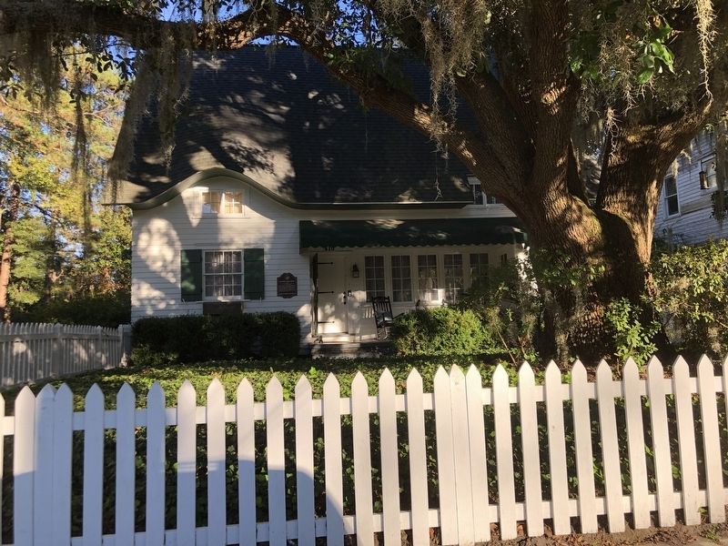 Glascow Hicks House Marker. Click for full size. Glascow Hicks House Marker image. Click for full size.