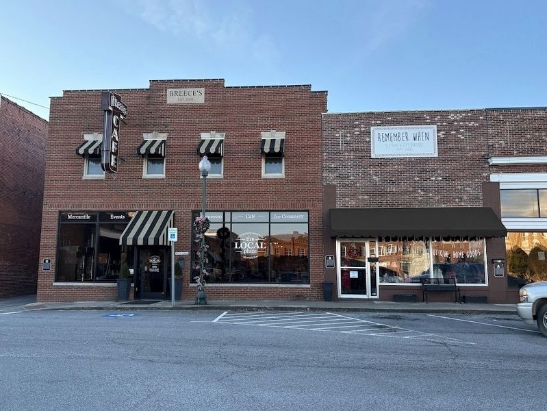 The Local Place Marker (marker on left edge of building on left) image. Click for full size.