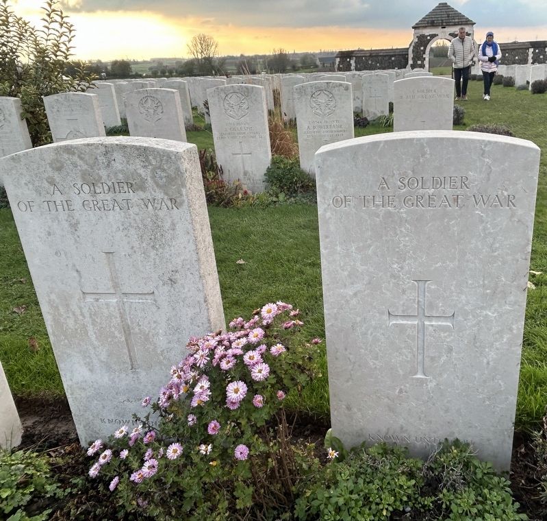 Tyne Cot Cemetery. Click for full size. Tyne Cot Cemetery image. Click for full size.
