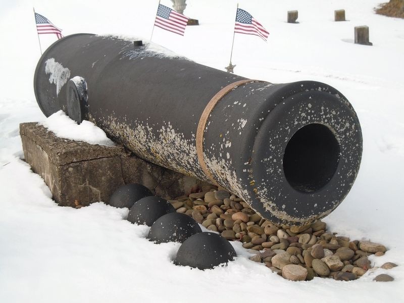 Civil War Memorial Cannon image. Click for full size.