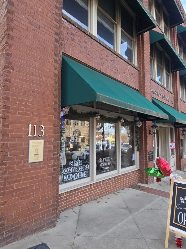 Miller Annex Marker at the far left of the storefront image. Click for full size.