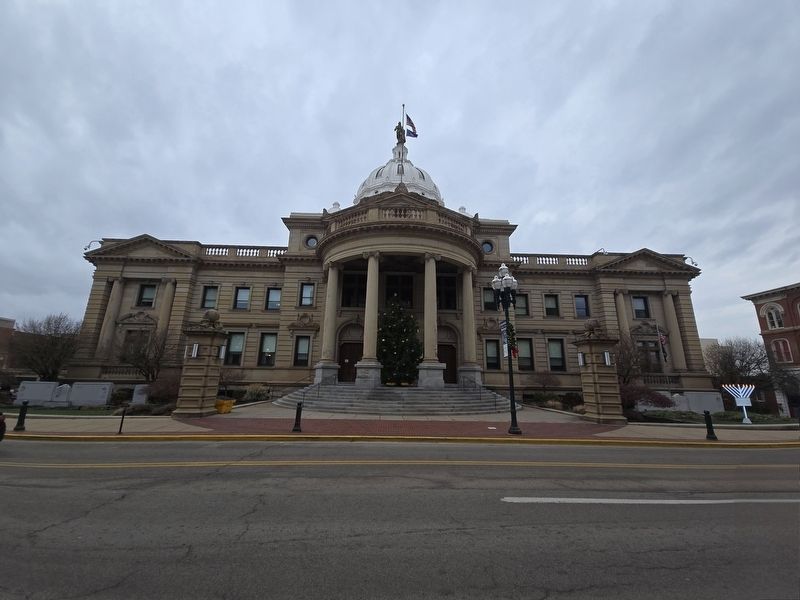 Full view of Washington County Courthouse image. Click for full size.