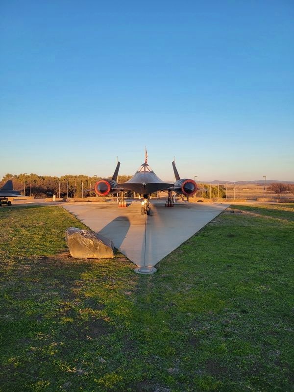 SR-71A Blackbird and Marker image. Click for full size.