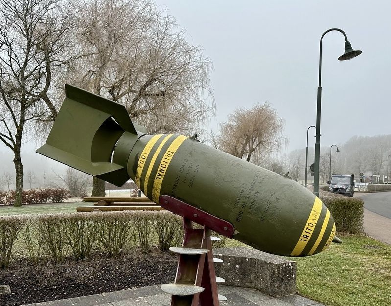 Aerial Bomb / Bomb d’Avion. Click for full size. Aerial Bomb / Bomb d’Avion image. Click for full size.