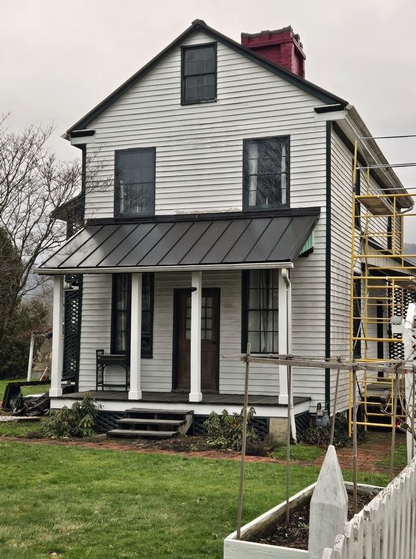 Lemuel Chenoweth House. Click for full size. Lemuel Chenoweth House image. Click for full size.