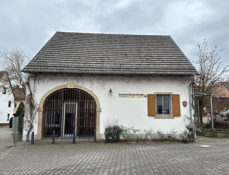 Neuer Dorfplatz von Waldlaubersheim / New Village Square Marker - wide viewj. Click for full size. Neuer Dorfplatz von Waldlaubersheim / New Village Square Marker - wide viewj image. Click for full size.