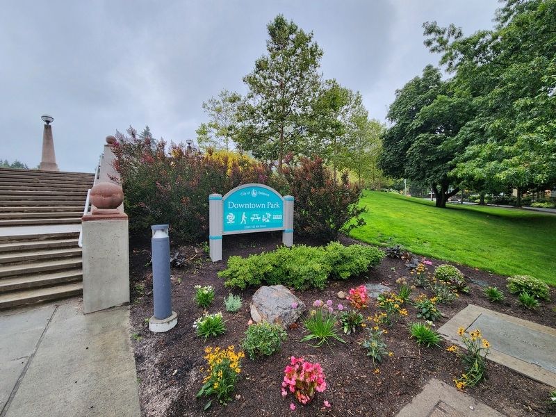 Bellevue Downtown Park image. Click for full size.