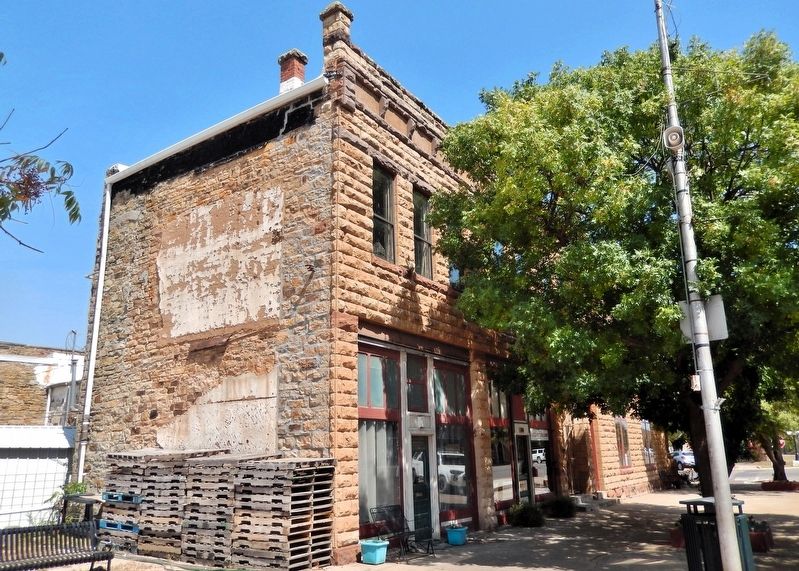 Arkansas Valley National Bank (<i>southwest elevation</i>) image. Click for full size.