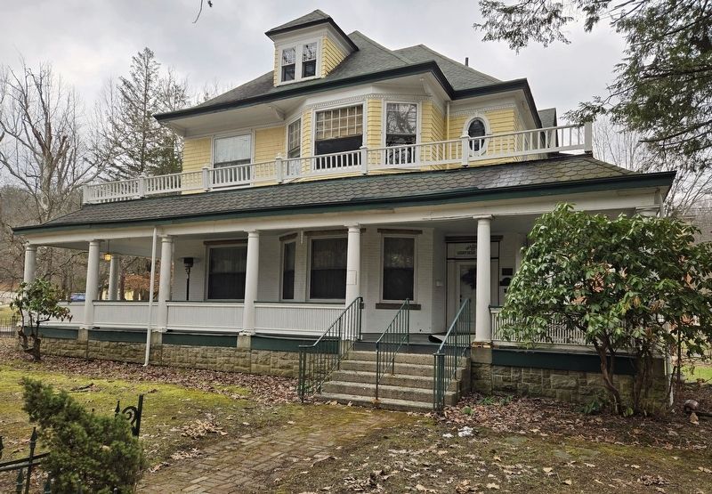 The Warfield/Dye House. Click for full size. The Warfield/Dye House image. Click for full size.
