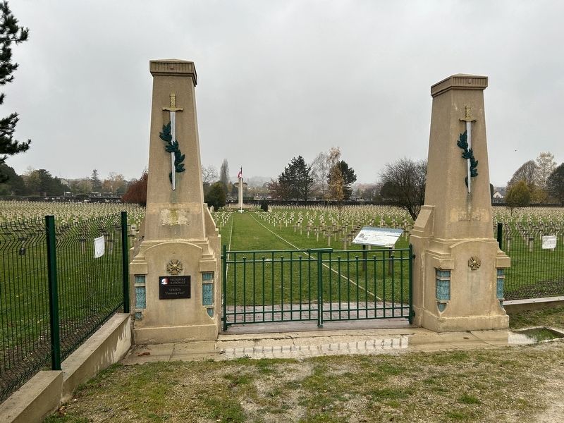La nécropole nationale de Verdun Faubourg-Pavé Marker. Click for full size. La nécropole nationale de Verdun Faubourg-Pavé Marker image. Click for full size.