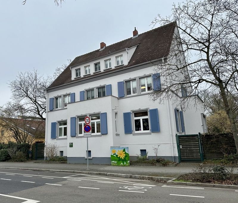 Familial Residence of Merchant Friedrich Hirsch and Marker. Click for full size. Familial Residence of Merchant Friedrich Hirsch and Marker image. Click for full size.