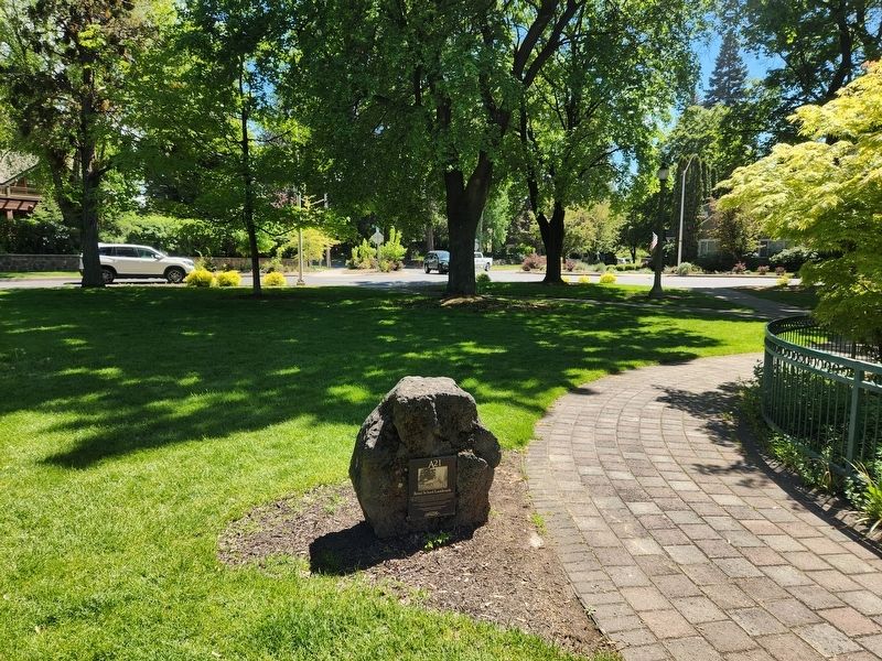 Bend School Landmark Marker image. Click for full size.