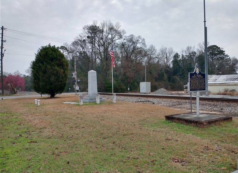 Mt. Vernon Federal Highway Marker park 2025 image. Click for full size.