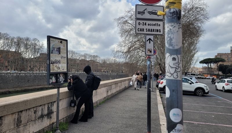 He owe of the Umberto I Bridge Marker along the path. Click for full size. He owe of the Umberto I Bridge Marker along the path image. Click for full size.